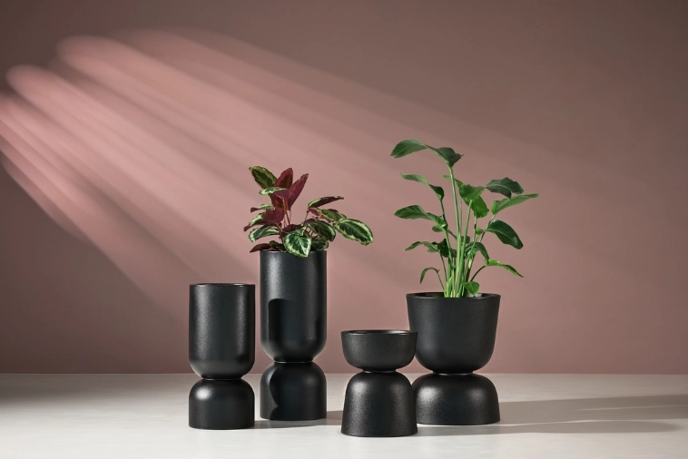 Donice designerskie Monumo Reverso czarne